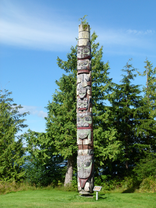 Grizzly Bear Pole