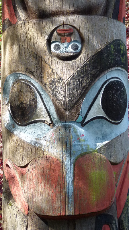Detail zu einem Haida Totempfahl