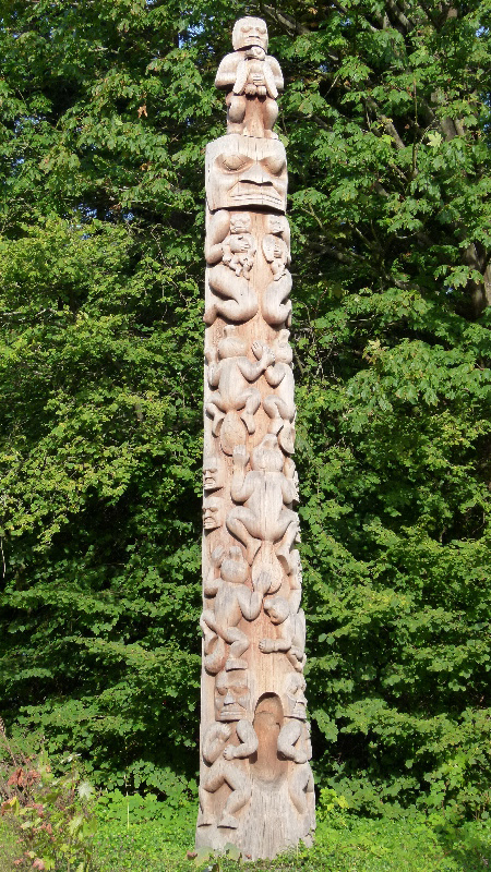 Beaver Crest Pole