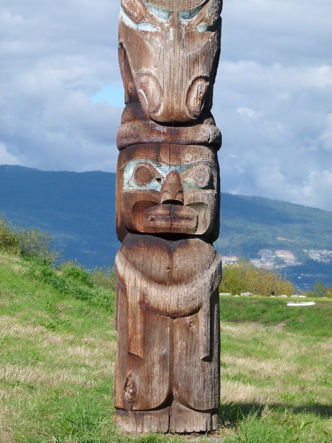 Detail eines Totempfahles auf dem Aussengelnde des Museum of Anthropology in Vancouver von Antje Baumann