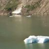 Einsame Eisscholle am Sawyer Gletscher von Antje Baumann